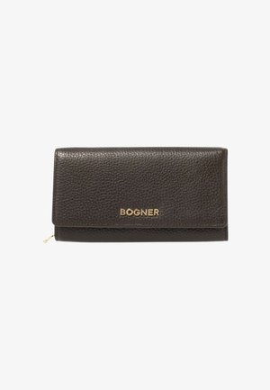 Cartera de cuero marrón con un acabado texturizado, que presenta un logotipo dorado de "BOGNER" y un cierre de cremallera en el lateral. Diseño compacto y rectangular.