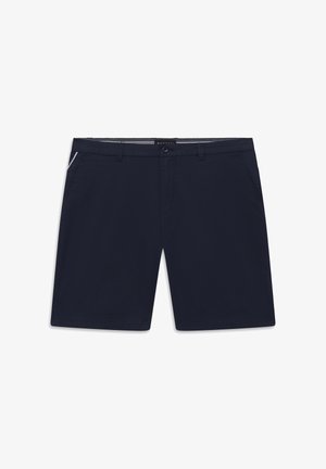 Marineblaue, maßgeschneiderte Herrenshorts mit Gürtelschlaufen, vorderer Knopfleiste, Reißverschluss und Seitentaschen, flach auf weißem Hintergrund gelegt.
