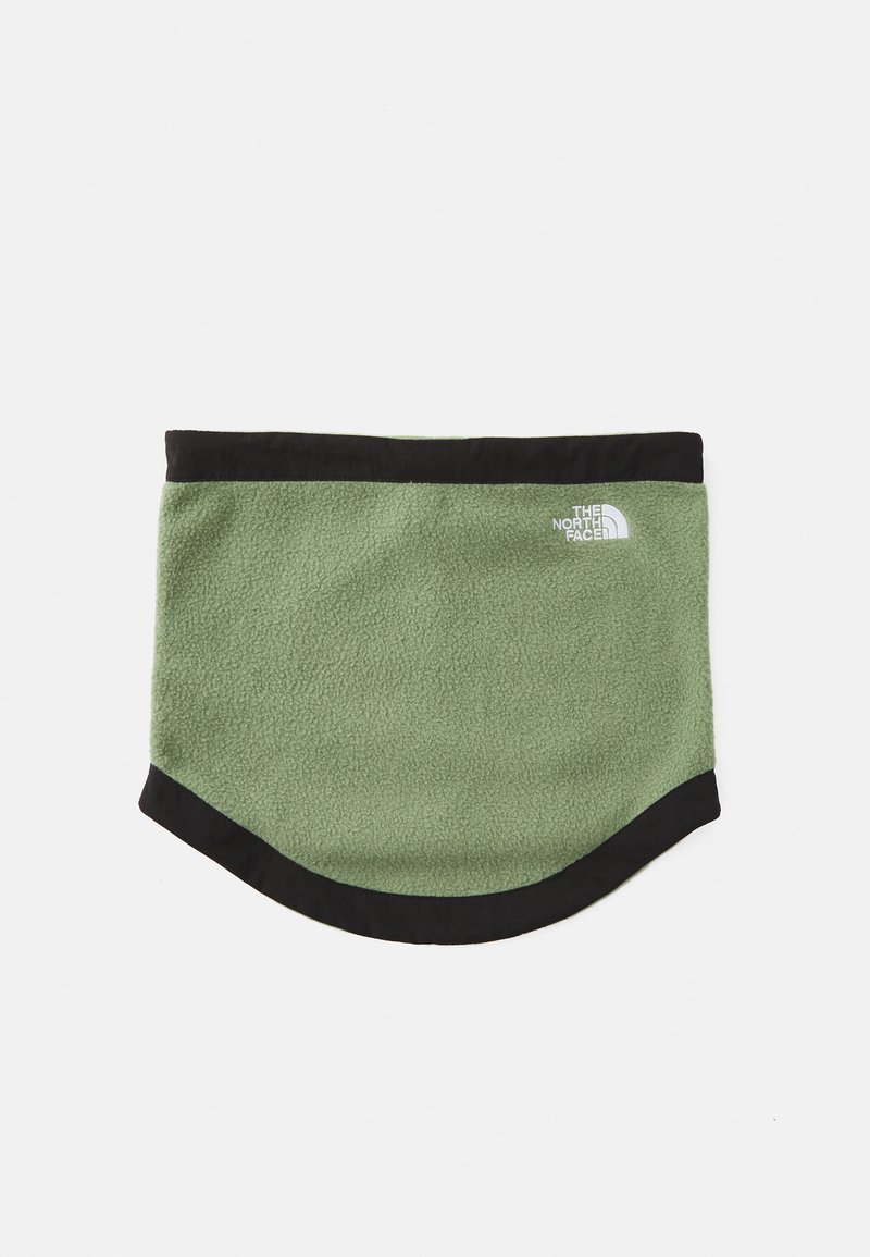 Gaiter da collo in pile verde con bordo nero e logo bianco di The North Face sul lato superiore destro, disteso su sfondo bianco.