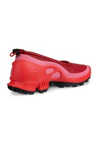 ECCO BIOM C TRAIL - Ballerina's - bubblegum chili red