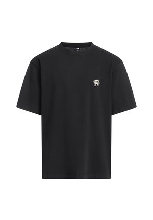 Czarna koszulka z krótkim rękawem i okrągłym dekoltem z małym białym i czarnym logo The North Face na lewej piersi.
