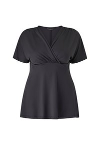 Haut noir à manches courtes avec un design enroulé, fabriqué dans un tissu lisse ; présente une coupe décontractée et un drapé léger pour plus de confort.