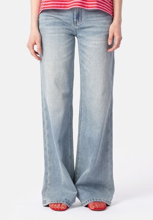 Project Blue, FLARED - Pernera ancha - cloud fade blue