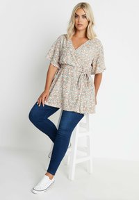 Yours Clothing FLORAL PRINT WRAP - Pusero - white