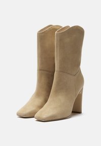 Zign LEATHER - Botas de tacón - beige