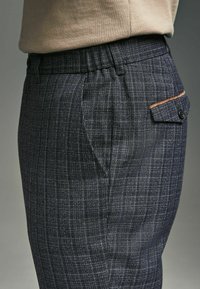 Next TRIMMED CHECK SMART - Stoffhose - grey
