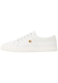 Zapatilla de lona baja blanca con cordones blancos, suela texturizada y pequeño logo dorado RL en el panel lateral.