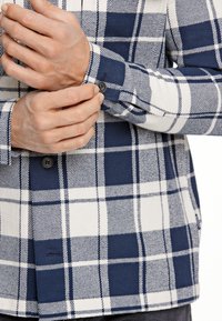 Lindbergh CHECKED - Camisa - navy