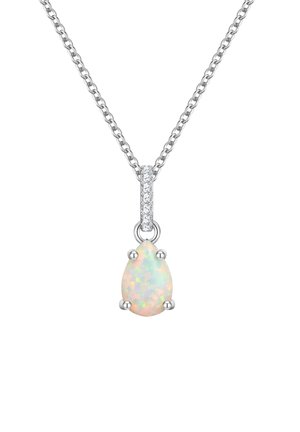 Collana d'argento con pendente a goccia di opale, caratterizzata da montature a griffe e una piccola sezione di gemme trasparenti sopra il pendente.