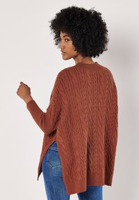 Apricot Pullover - rust