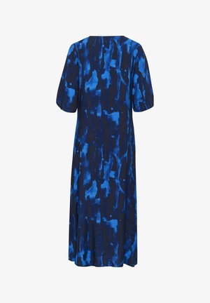 Sukienka z krótkim rękawem z niebieskim abstrakcyjnym wzorem na ciemnym tle, o luźnym kroju i długości do kolan. Miękka tkanina.