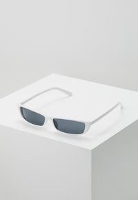 SUNGLASSES TUNIS - Solglasögon - white/black