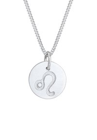 Silberne Halskette mit einem runden Anhänger, auf dem das Sternzeichen Leo eingraviert ist. Sie zeichnet sich durch eine glatte, polierte Oberfläche und eine schlichte Kette aus.