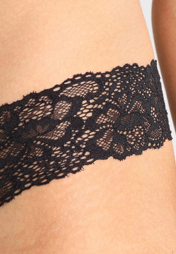 SEXY MUST HAVES THONG - Thong3