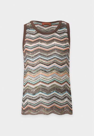 Haut en maille sans manches avec bordure marron et motif zigzag horizontal multicolore dans des tons terre comprenant du vert, de l'orange, du bleu et du beige.