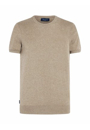 Pull en maille beige à manches courtes avec encolure, poignets et ourlet côtelés, comportant une petite étiquette de marque près de la couture latérale inférieure.