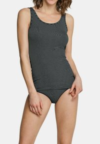 Zwart en grijs gestreept tweedelig badpak, met een tanktop met een ronde hals en bijpassende hoge bikini onderkant.