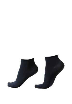 Schwarze Knöchelsocken mit glatter Textur und passgenauem Design. Sie verfügen über einen gerippten Bund und eine abgerundete Zehe für zusätzlichen Komfort.