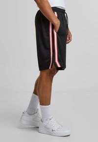 Karl Kani SIGNATURE TAPE - Short - black