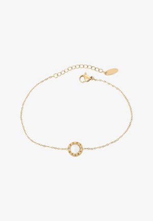 Guldtonet armbånd med et rundt midte pyntet med en hvid sten og indgraveret "KÆRLIGHED." Justerbar kæde med kroglås.