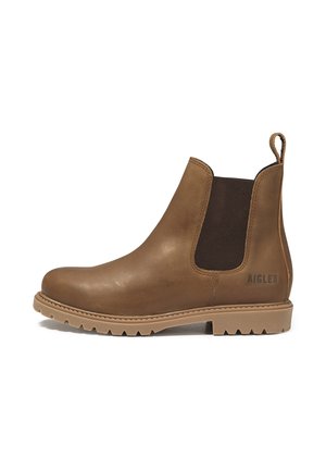 Brun læder Chelsea-støvle med elastisk sidepanel, trækflig på hælen, robust sål og "AIGLE"-branding på ydersiden.