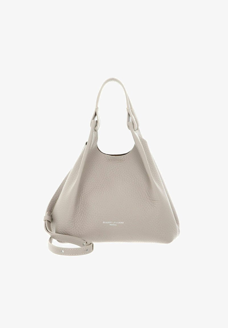 Sac à main en cuir beige avec un extérieur doux et texturé, des poignées doubles et une bandoulière détachable. Présente un logo discret à l'avant.