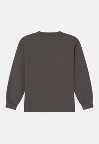 Ciemnoszara koszula z długim rękawem i okrągłym dekoltem, z prążkowanymi mankietami, pokazana z tyłu na jednolitym białym tle.