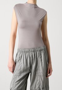 Gina Tricot Jednoduché tričko - grey