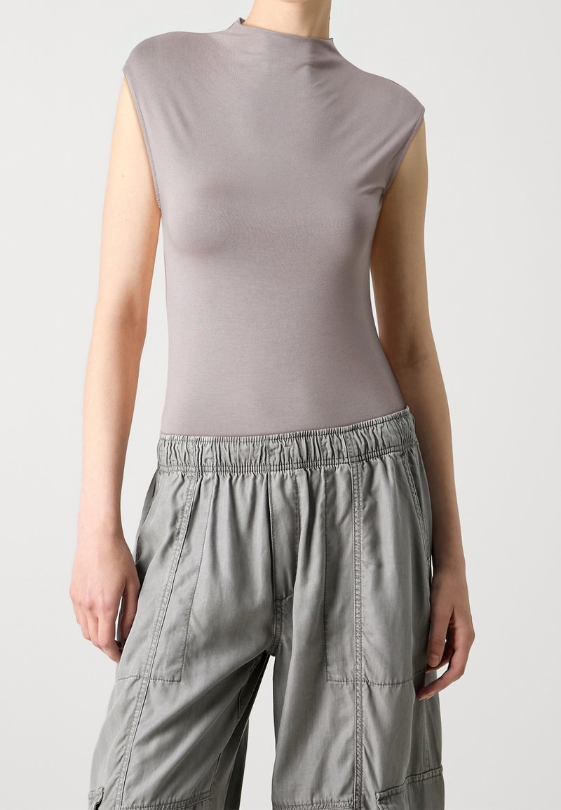 Gina Tricot Jednoduché tričko - grey