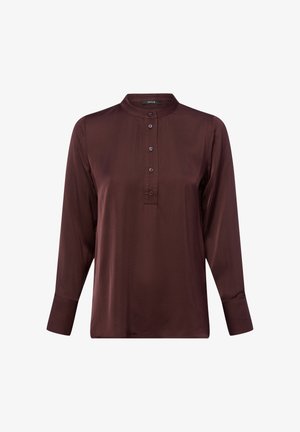 Bordowa koszula z długim rękawem, z kołnierzykiem stojącym, zapinana na guziki z przodu, o gładkiej fakturze materiału. Charakteryzuje się minimalistycznym designem i prostymi akcentami.
