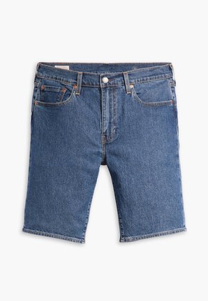 Blå denimshorts med frontknap, lynlås, bæltestropper og fem lommer, vist på en hvid baggrund.