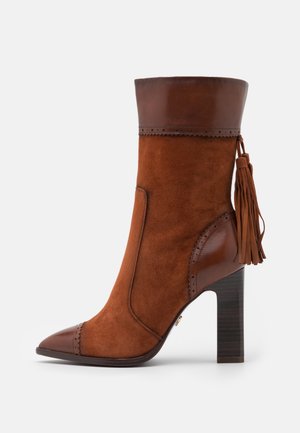 Laarzen met hoge hak - cognac