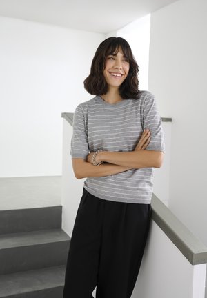 LIZZA STRIPED - T-shirt imprimé - grey mel chalk narrow stripe