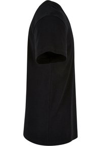 Tricou negru cu mânecă scurtă, realizat din bumbac, având guler rotund, margine dreaptă și o textură fină, cu cusături minime.