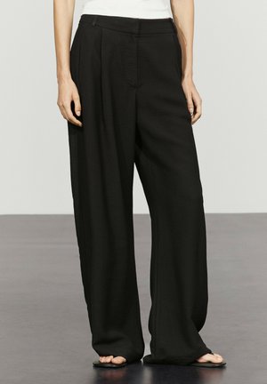 Massimo Dutti, PLEATED BARREL FIT PANTS - Pantaloni - black