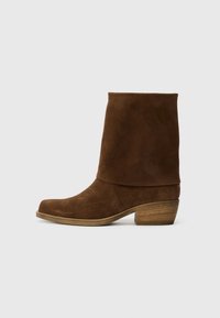 Kotníkové boty - whisky