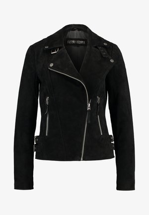 Schwarze Wildleder-Bikerjacke mit asymmetrischem Reißverschluss, Reißverschlusstaschen und Schnallenakzenten an den Seiten. Mit breitem Kragen und tailliertem Schnitt.