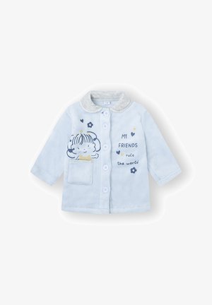 Chaqueta de forro polar azul claro con un suave cuello gris claro, que cuenta con un bolsillo frontal, botones y gráficos y texto aptos para niños.