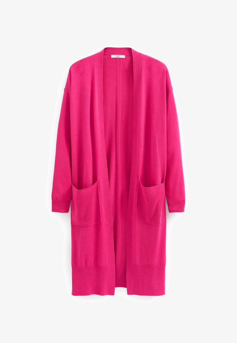 Cardigan long rose vif à ouverture avant avec deux poches frontales et poignets et ourlet côtelés, présenté sur un fond blanc.
