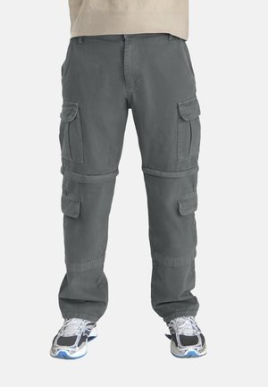 Pantalons cargo gris en coton avec plusieurs poches latérales et une coupe décontractée. Caractéristiques de style cargo avec fermetures à rabat sécurisées.