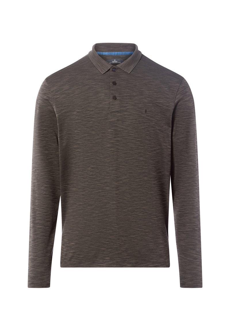 Polo a maniche lunghe grigio scuro con motivo testurizzato, tre bottoni al colletto e un logo sottile sul lato sinistro del petto.