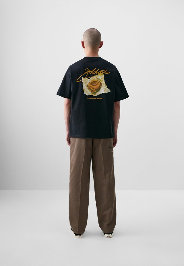 GOLDIES X DICKIES BURGER BACKPRINT TEE - Print T-shirt