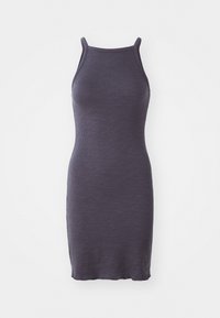 Ribbad bodycon-klänning i mörklila, med tunna remmar och en figurnära silhuett, tillverkad av ett elastiskt knittrigt tyg.