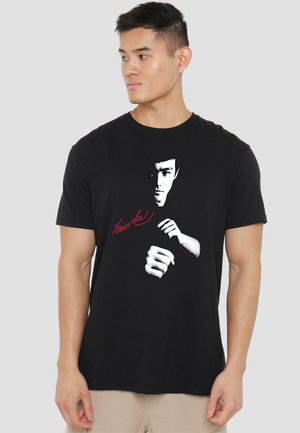 BRUCE LEE THE DRAGON AWAITS - Print T-shirt - black