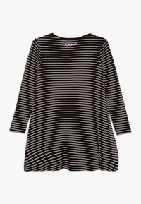 Czarna i beżowa sukienka w paski z długim rękawem, okrągłym dekoltem i krojem A. Miękka tkanina o lekkim rozciągnięciu. Małe logo na plecach.