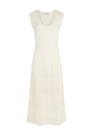 Witte mouwloze gebreide jurk met een V-hals, voorzien van textuurpatronen en een uitlopende snit die tot halverwege de kuit reikt.