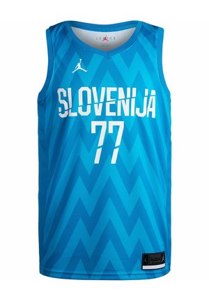 Niebieska koszulką do koszykówki z zygzakowatym wzorem, napisem „SLOVENIJA” i numerem 77 w kolorze białym, z białym logo Jumpman na piersi.