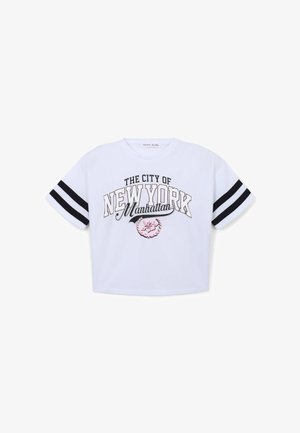 Maglietta corta bianca con lettering nero e rosa "THE CITY OF NEW YORK Manhattan" e strisce nere sulle maniche corte. Tessuto morbido.