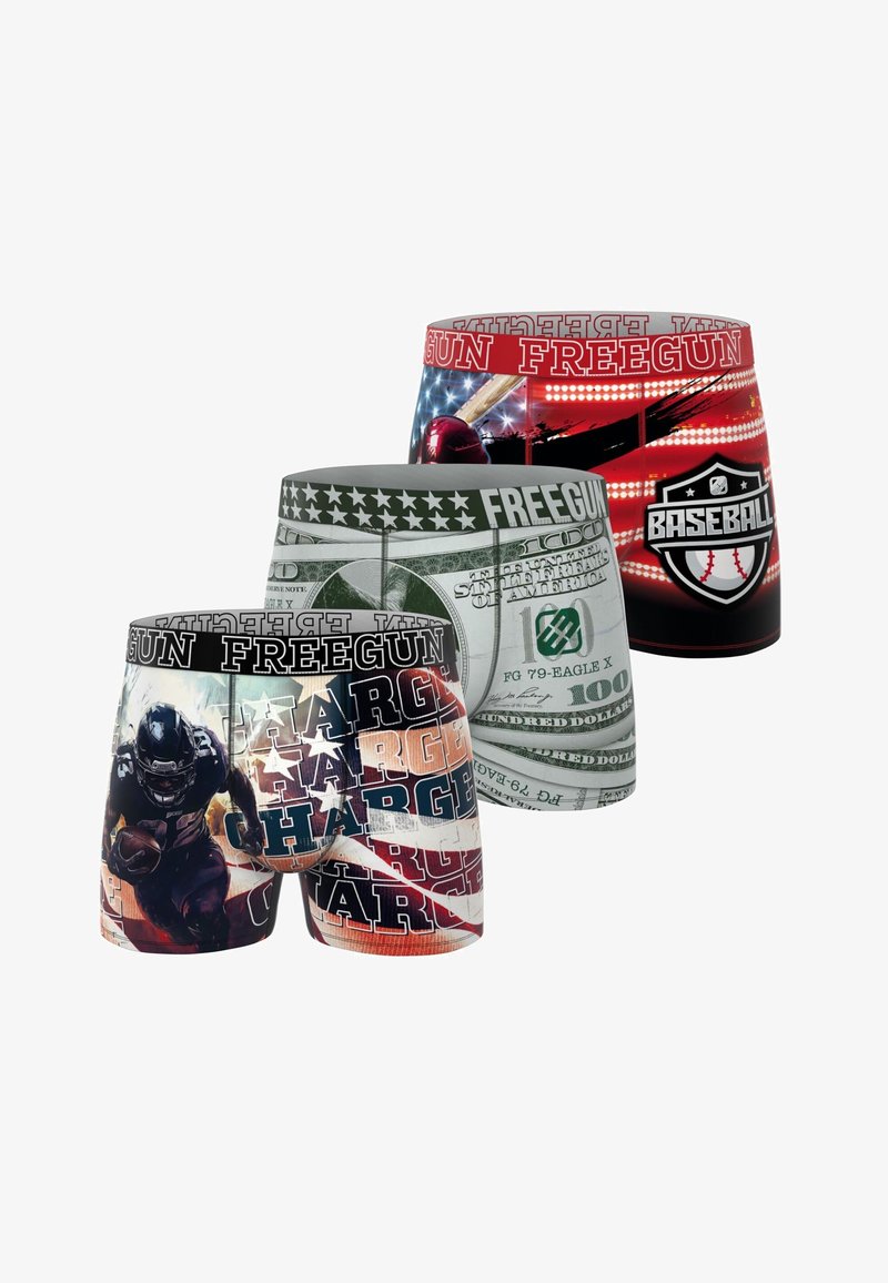 Trois paires de boxers pour hommes sur les thèmes sport et argent, avec des motifs de football américain, baseball et billets de cent dollars.