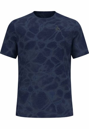 Dunkelblaues T-Shirt mit kurzen Ärmeln, abstraktem schwarzem Marmormuster und kleinem grauem Logo auf der linken Brust.